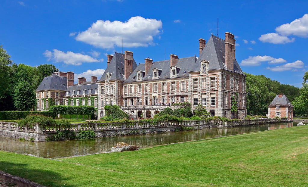 Parc-chateau-courances-essonne,_autre_vue_de_trois_quart_arrière